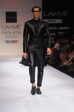 Model walk the ramp for Rajat Tangri show at Lakme Fashion Week 2012 Day 5 in Grand Hyatt on 7th Aug 2012 (70).JPG